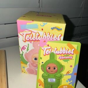 Pop Mart Teletubbies Vibrancy Series
"Dipsy"